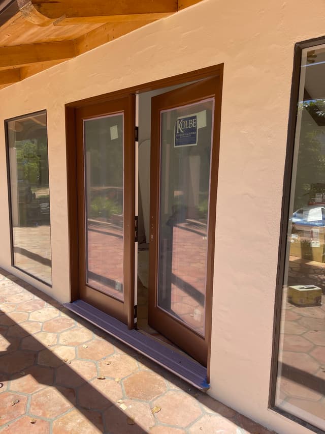 FULL EXTRIOR PAINTING EAVES AND TRIM