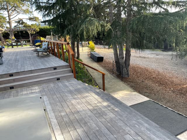 REDWOOD RAILING WOOD PRESERVATIVE FINISH