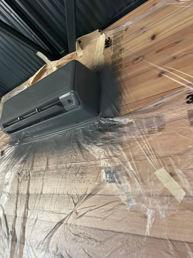 WHITE  SPLIT AC UNIT RE-PAINTED GREEN SLATE 
